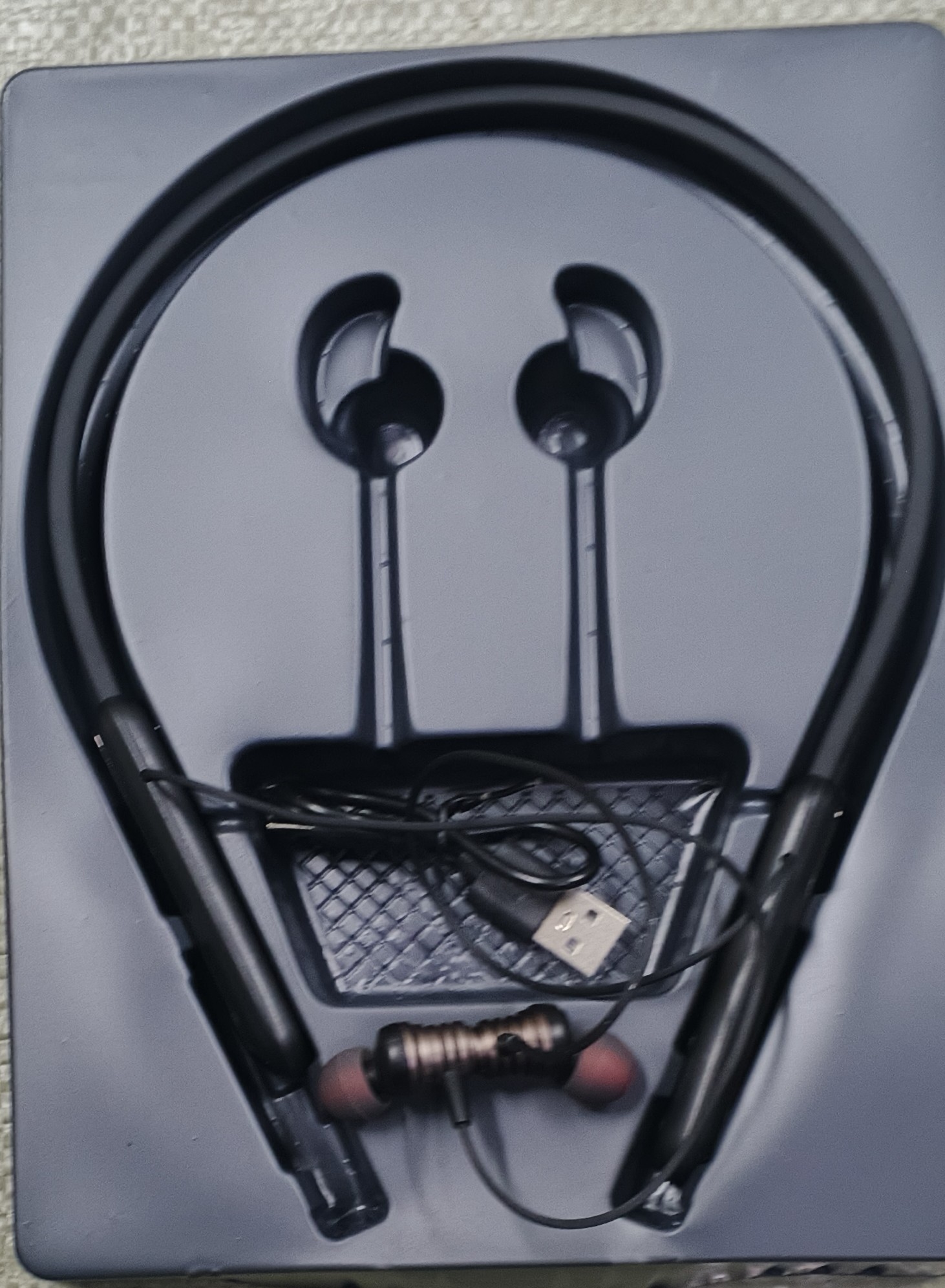 Picture of MT+ Hi-Fi Music Neckband Earphone