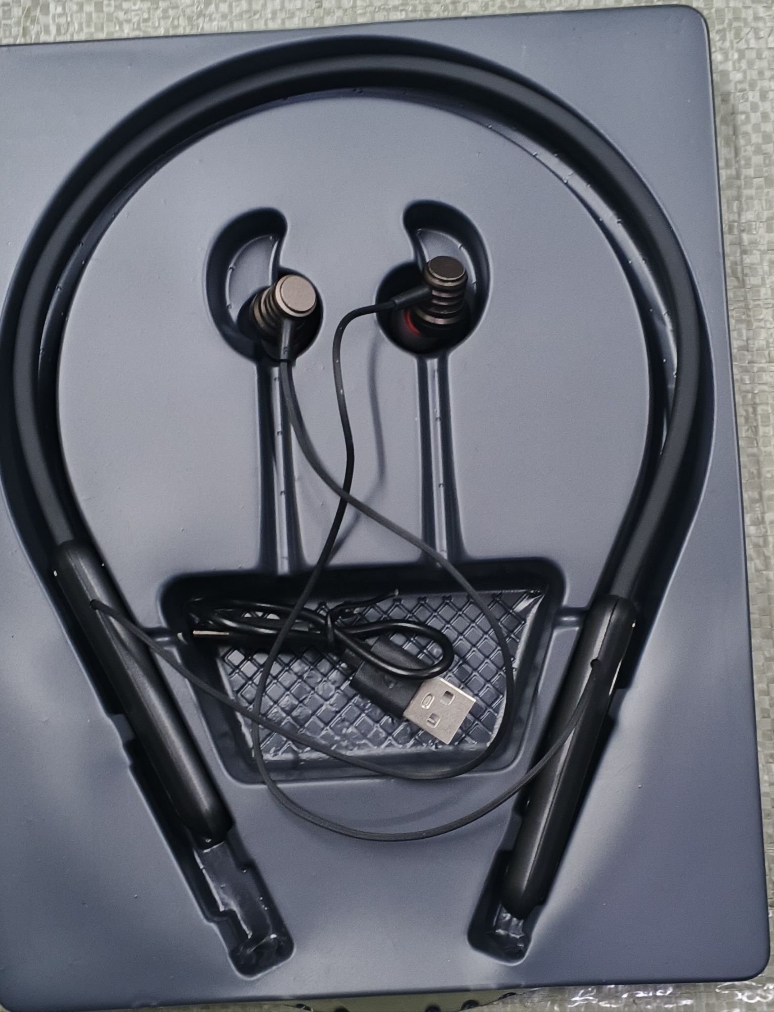 Picture of MT+ Hi-Fi Music Neckband Earphone