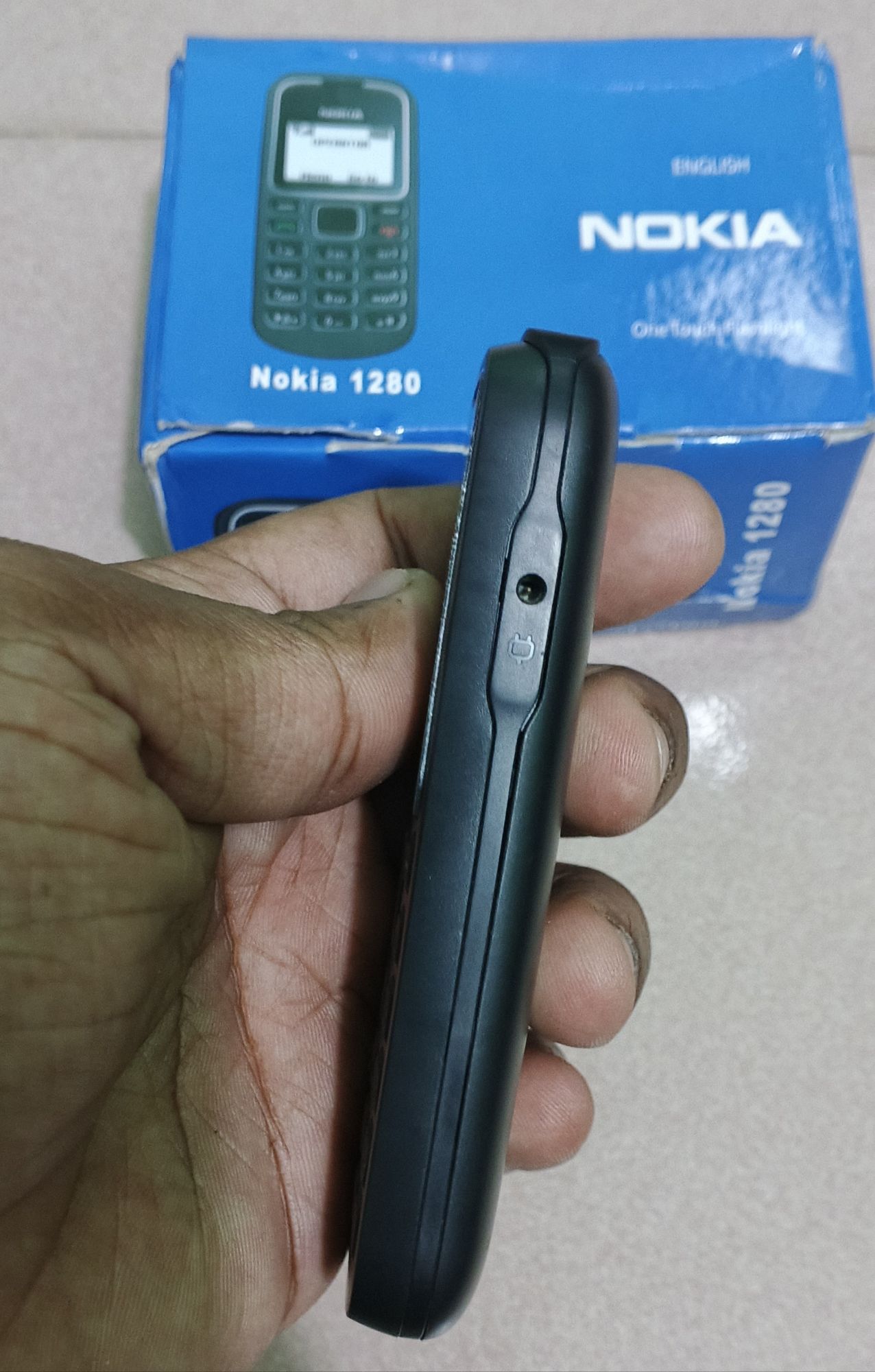 Picture of Nokia 1280 single SIM phone - Black