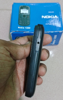 Picture of Nokia 1280 single SIM phone - Black
