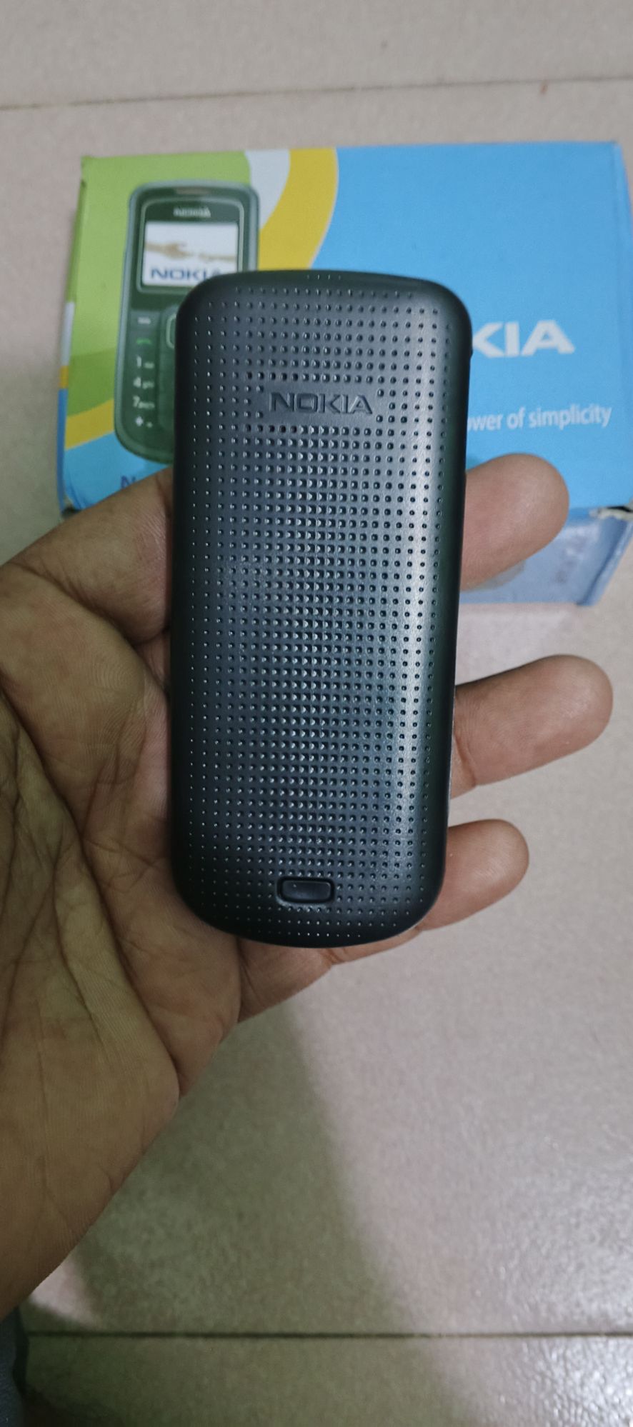 Picture of Nokia 1202 single SIM phone - Black