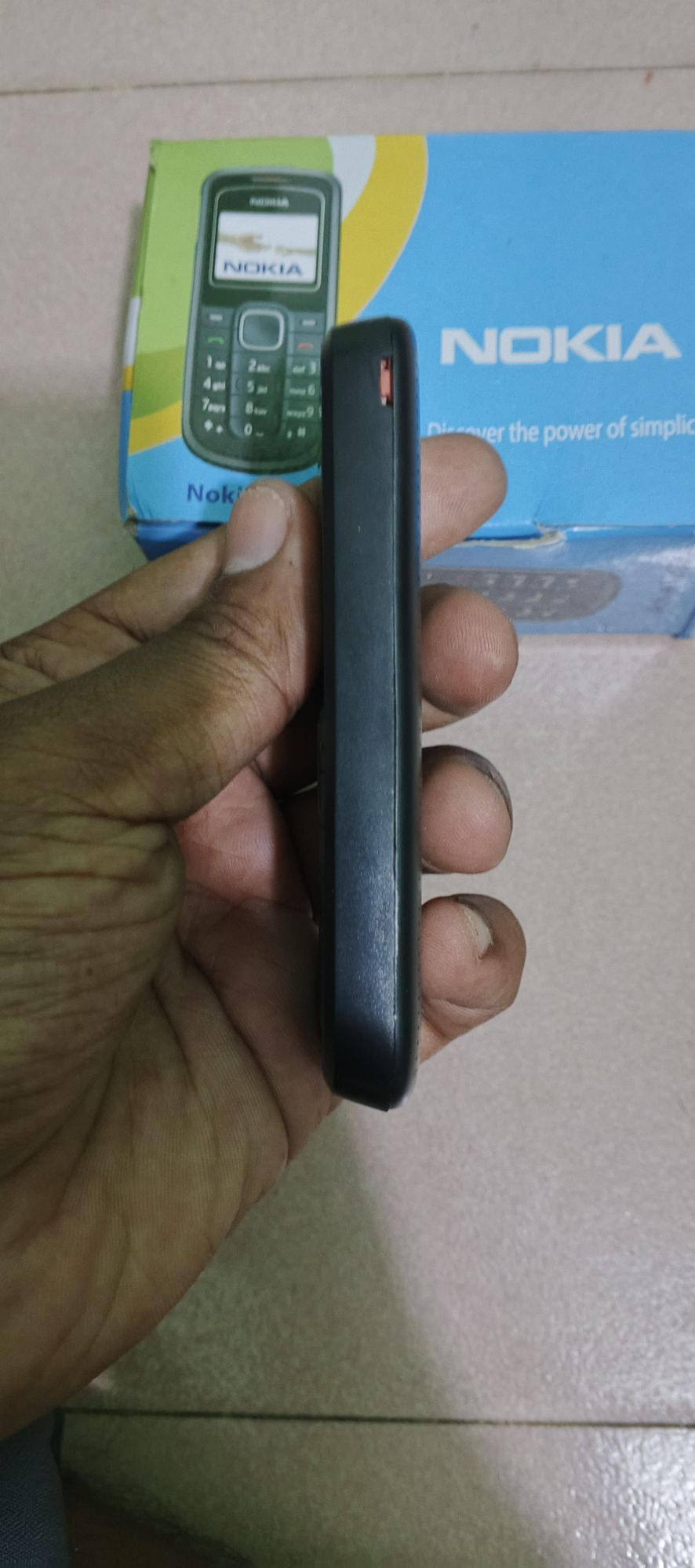 Picture of Nokia 1202 single SIM phone - Black