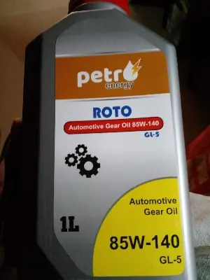 Picture of Petro GEAR OIL EP-140 (1L) specifically for transmissions in automobiles, trucks, and other machinery
