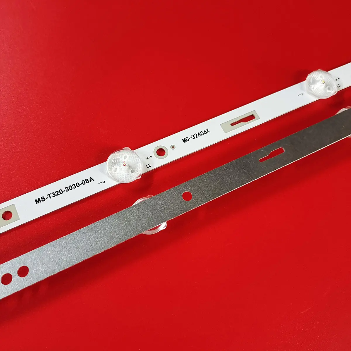 Picture of 2pcs 3V 6 LED Led Backlight strips for NEO 32INCH LED TV 32A/3210 JS-ME32M106ED.908L 6LED 3V MS-T320-3030-08A MC-32A06X 