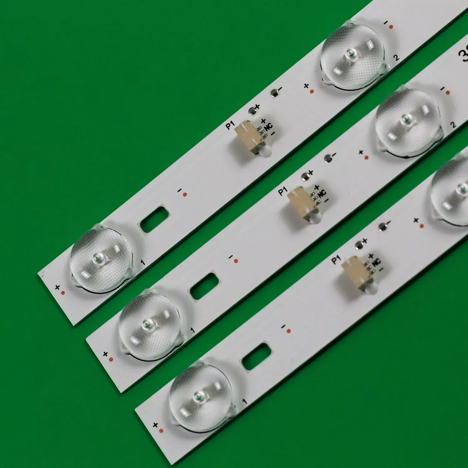Picture of 3pcs TV LED Backlight Strips For 32 inch LED TV OEM32LB16-LED3030-V0.6 4C-LB320T-HQ9 3pcs 8LED Backligh