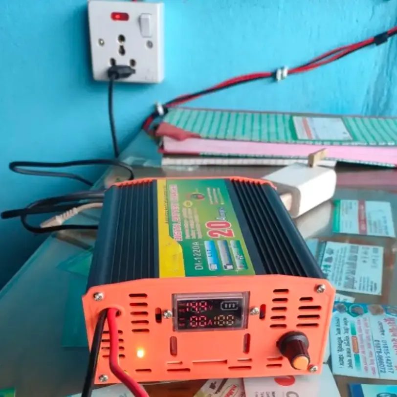 Picture of 12V 20A Smart Full Automatic Battery Charger Lead Acid Car Bus Solar Battery charger with LED display 12V 20A