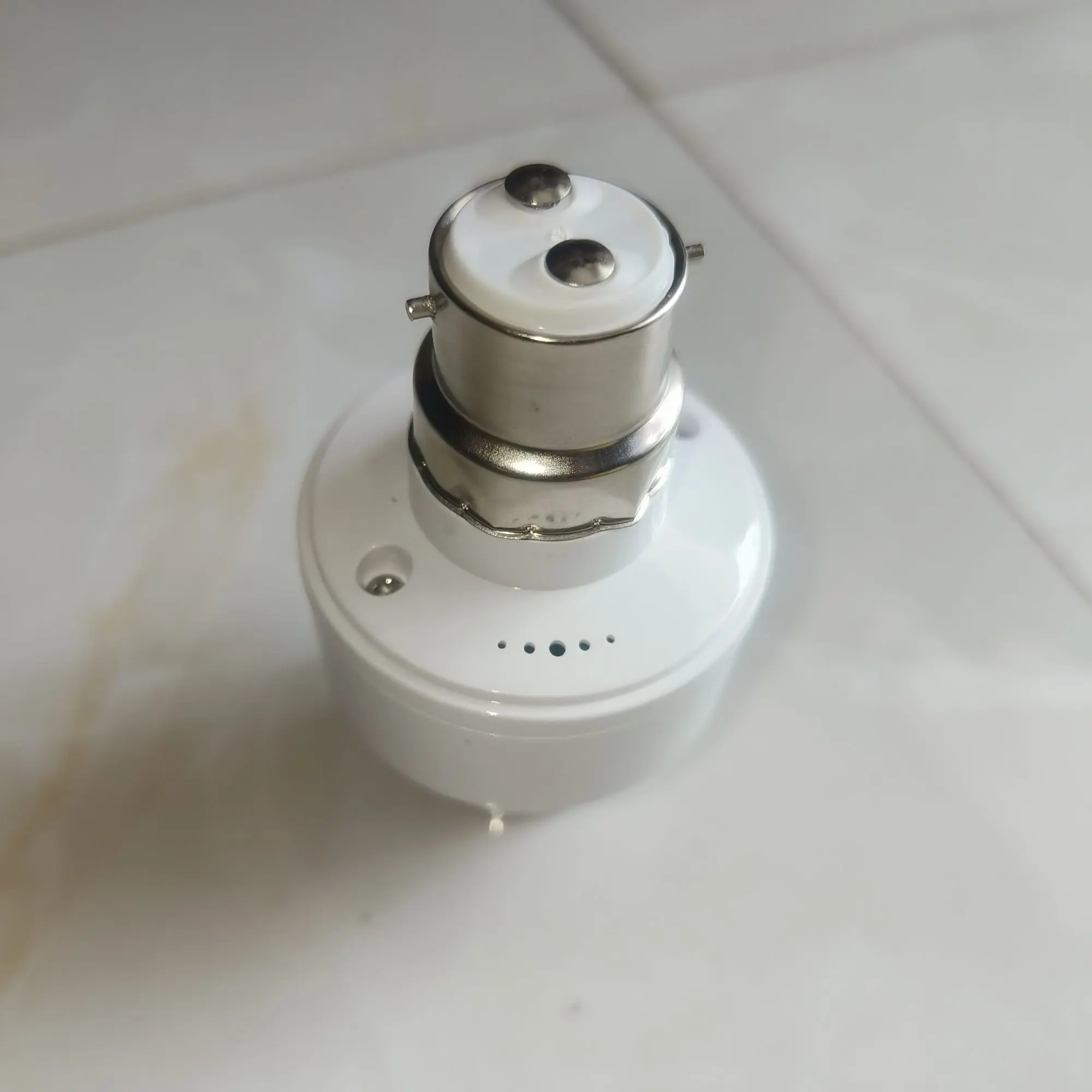 Picture of Smart Wireless Bluetooth App Control Lamp Holder B22/E27 Pin Type to E27 Thread Type LED Lamp Holder AC 85–265V Timer Control Adjustable Light Socket Converter E27 Pin to Thread