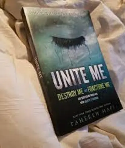 Picture of Destroy Me by Tahereh Mafi(Premium Quality Books with Matte Finish)
