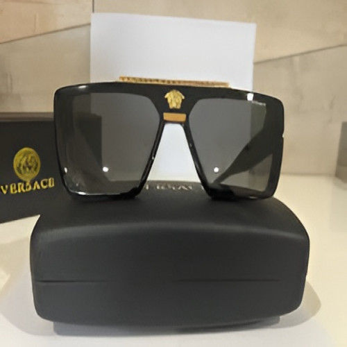 Picture of Square Fashion Sunglasses with A Lion Head Emblem