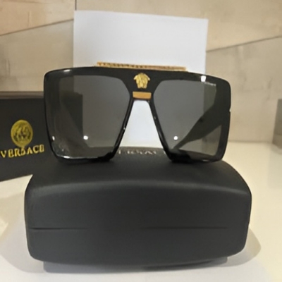 Picture of Square Fashion Sunglasses with A Lion Head Emblem