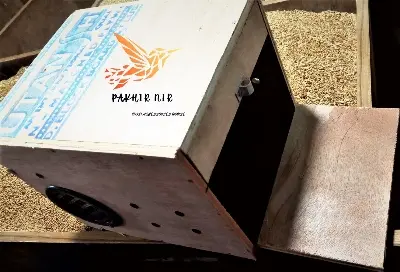 Picture of Breeding Box for cockatiel bird with tray
