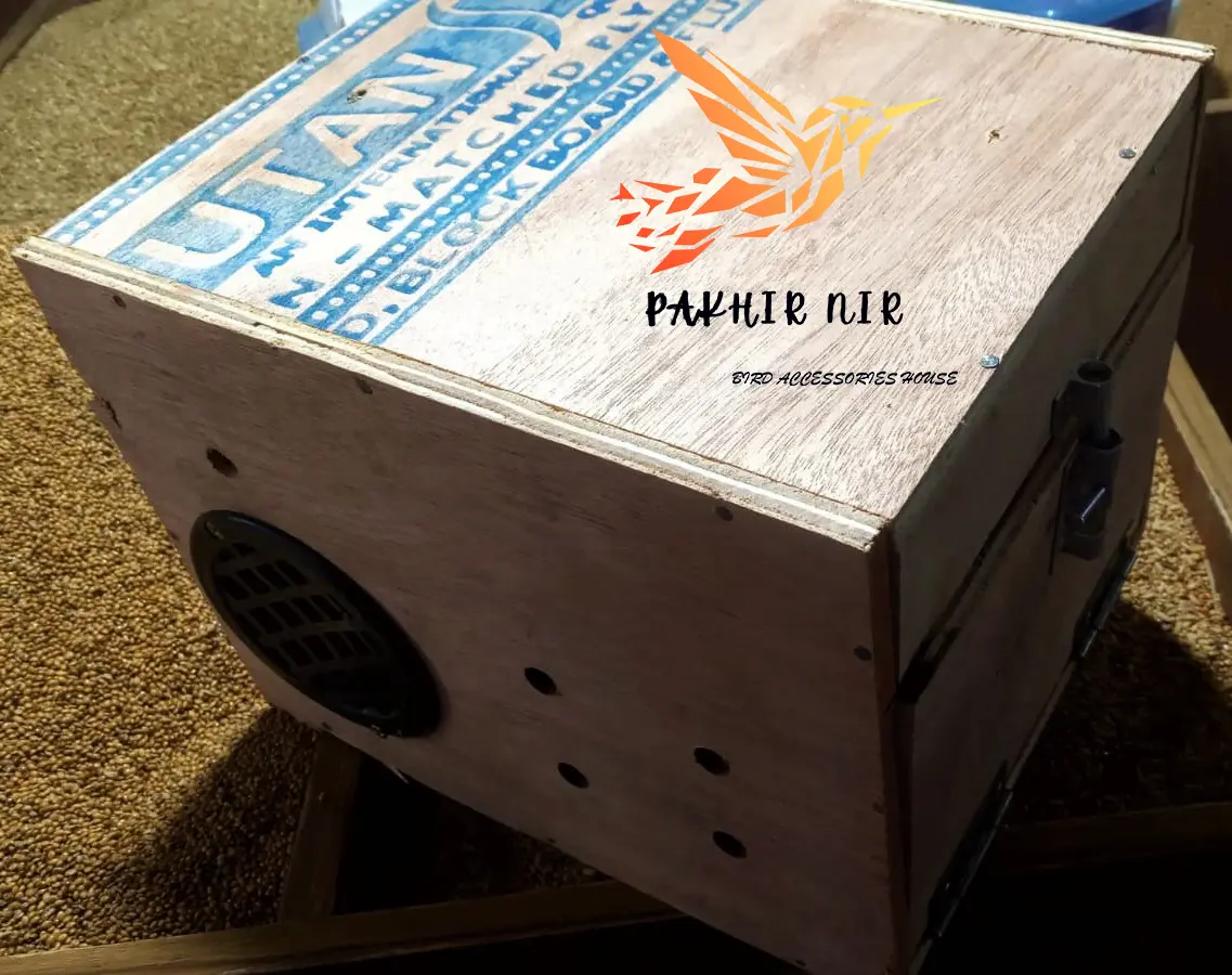Picture of Breeding Box for cockatiel bird with tray