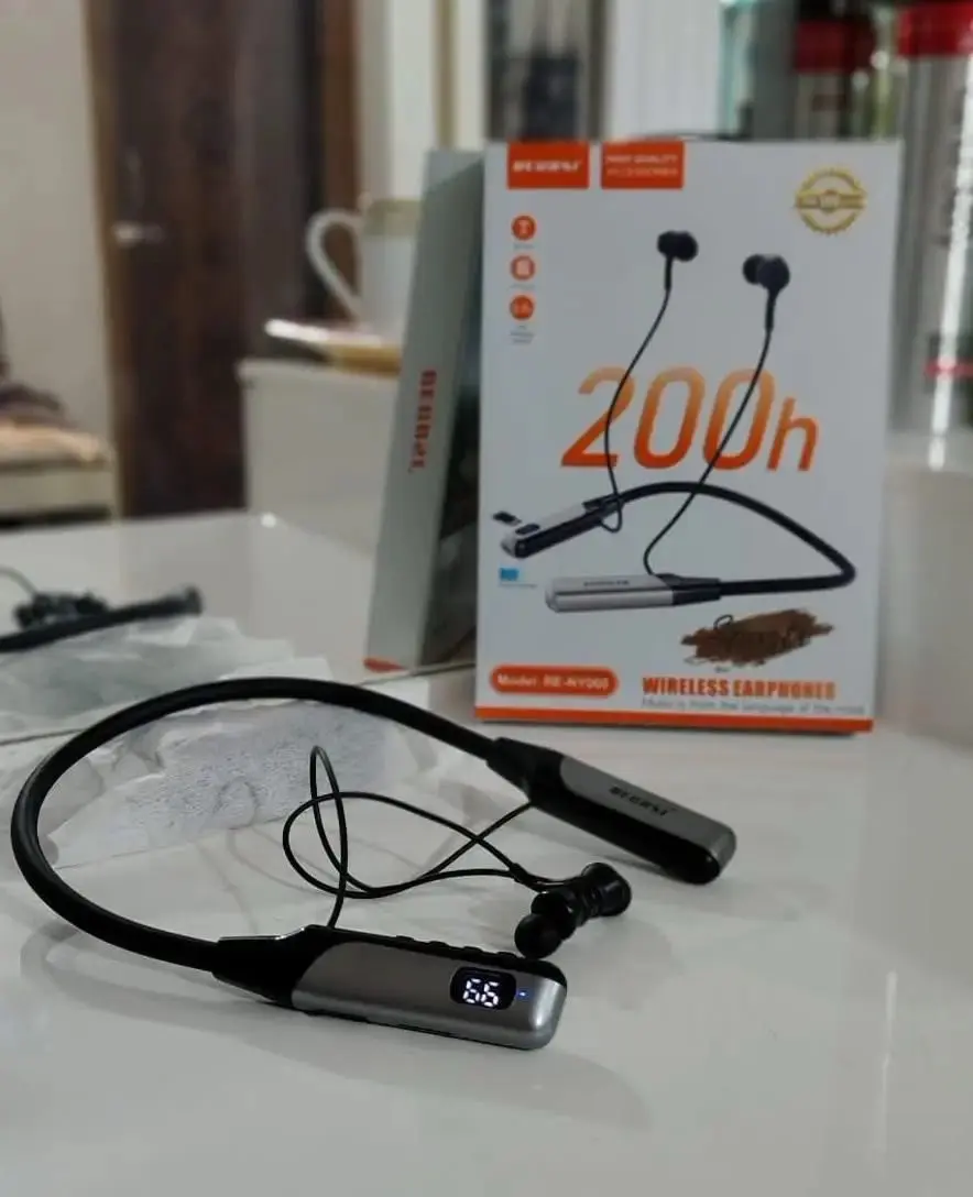 Picture of Regrsi RE-NY060 Wireless Neckband  Premium Edition -Black