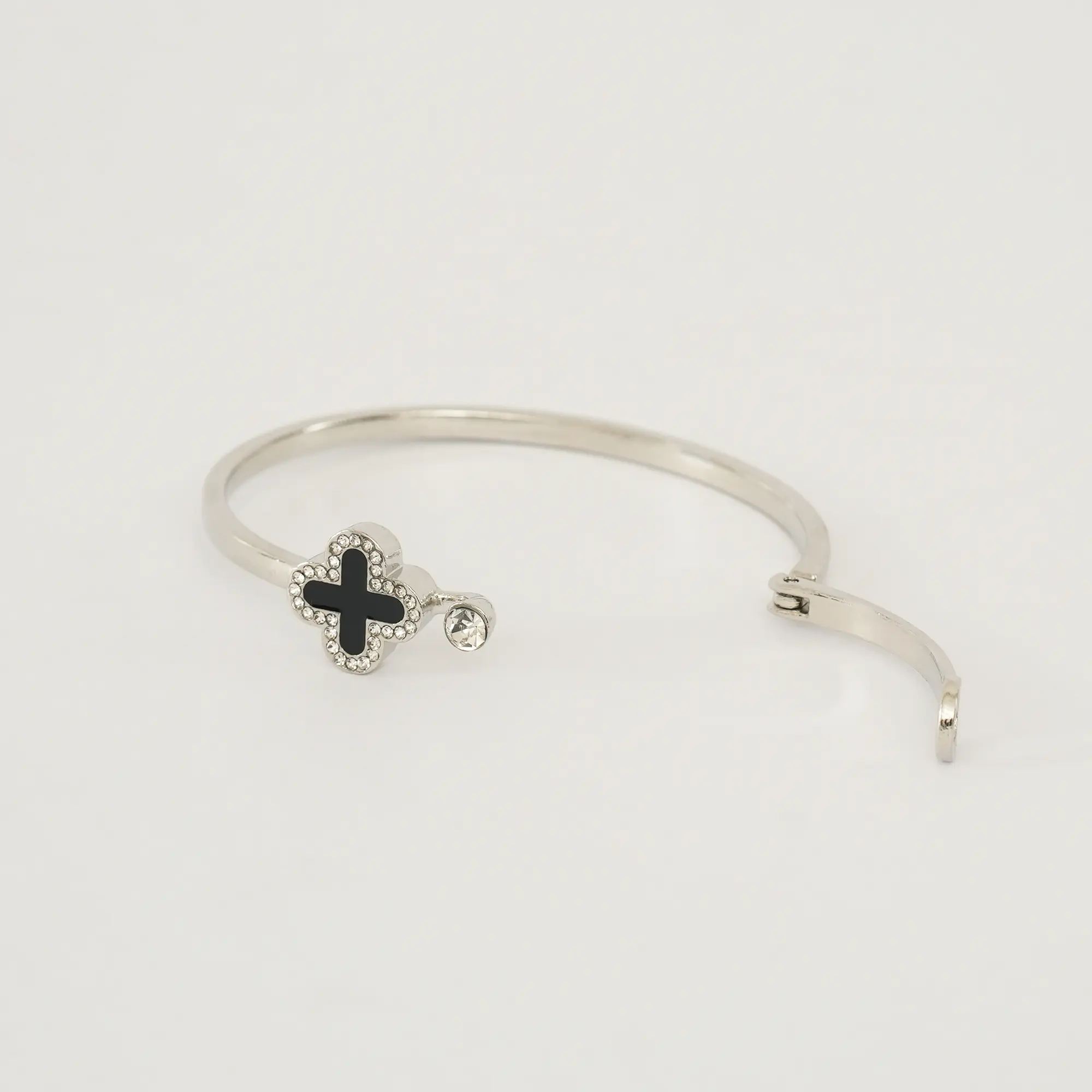 Picture of Leaf Clover Charm Opened Cuff Bangle Bracelet For Women