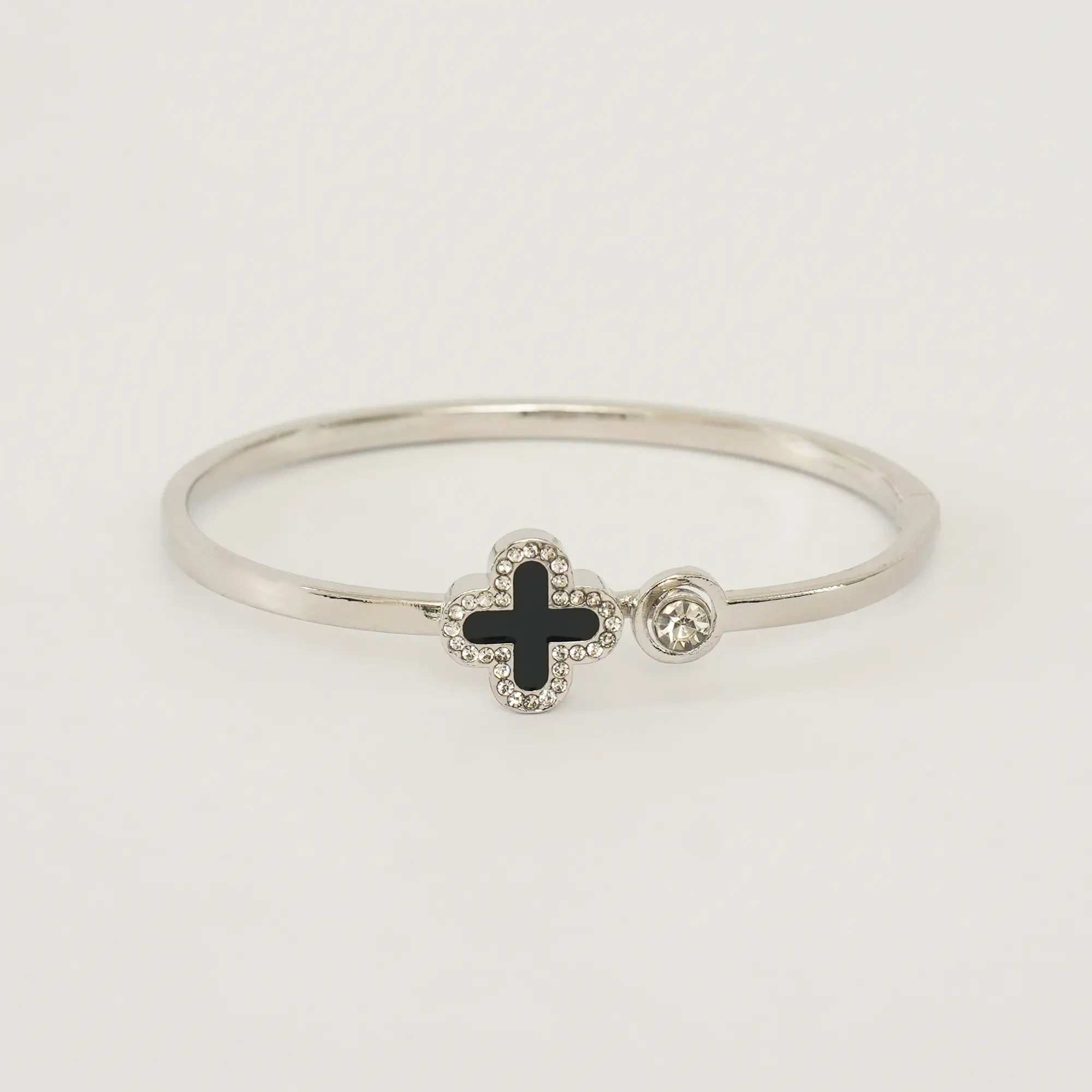 Picture of Leaf Clover Charm Opened Cuff Bangle Bracelet For Women
