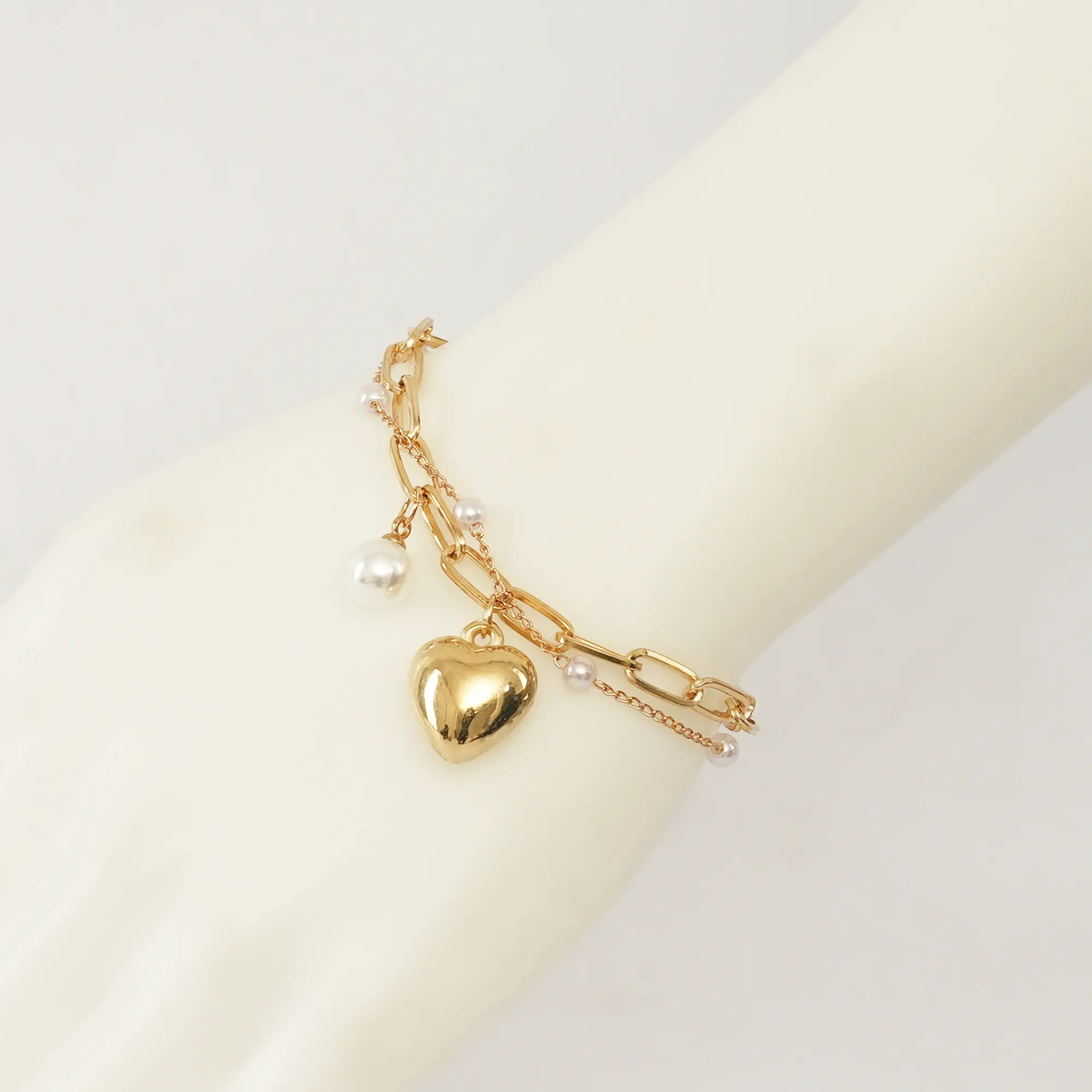 Picture of Love Bracelet For Women Charm Elegant Luxury  Fashion Jewelry Accessories Party Gifts