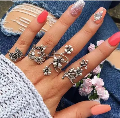 Picture of 4 set natural shape leaf finger ring set for women