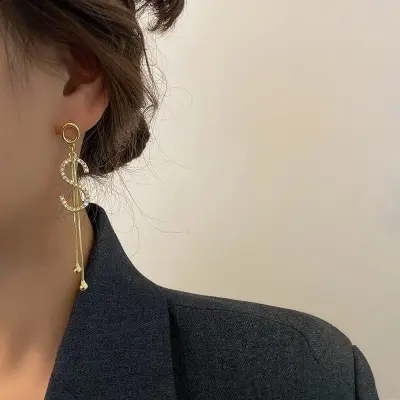 Picture of Fashion Statement Earrings Jewelry