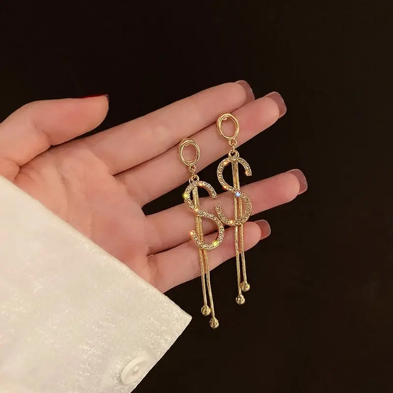 Picture of Fashion Statement Earrings Jewelry