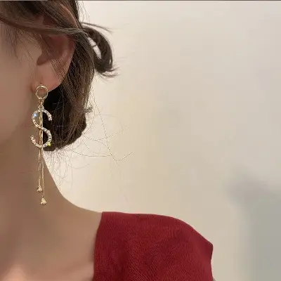 Picture of Korean Trendy Simple Letter Shiny Crystal  Pendant Earrings for Women Fashionable Statement Dangle Earrings  Jewelry Gift