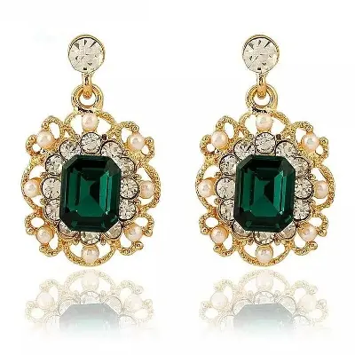 Picture of New Fashion Jewelry Pearl Rhinestone Zircon Openwork lacework Square Elegant Stud Earrings