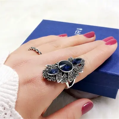 Picture of Vintage Women Fashion Jewelry Blue Rhinestone Engagement Wedding Ring Cocktail Dinner Luxury Jewelry