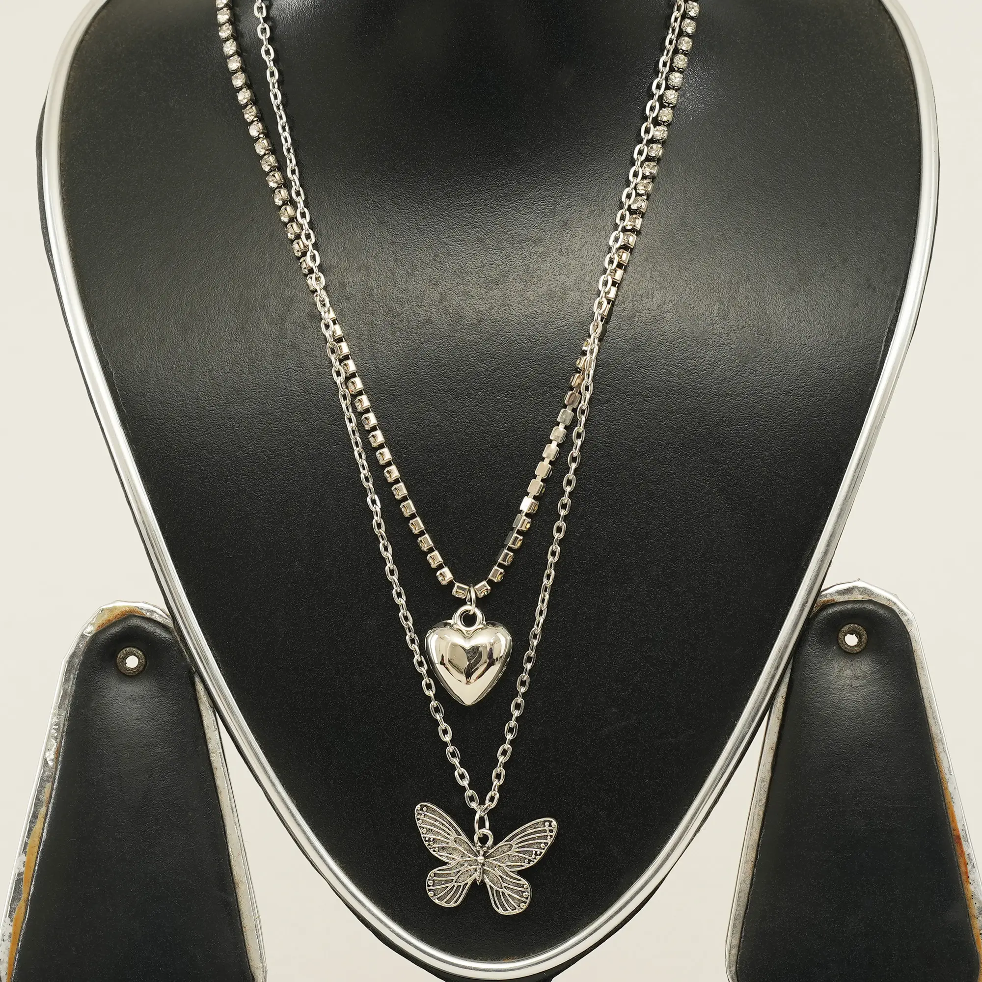 Picture of 2022 Women Men Necklace Heart Butterfly Necklace Silver Crystal Rhinestones Pendant For Girls Gift