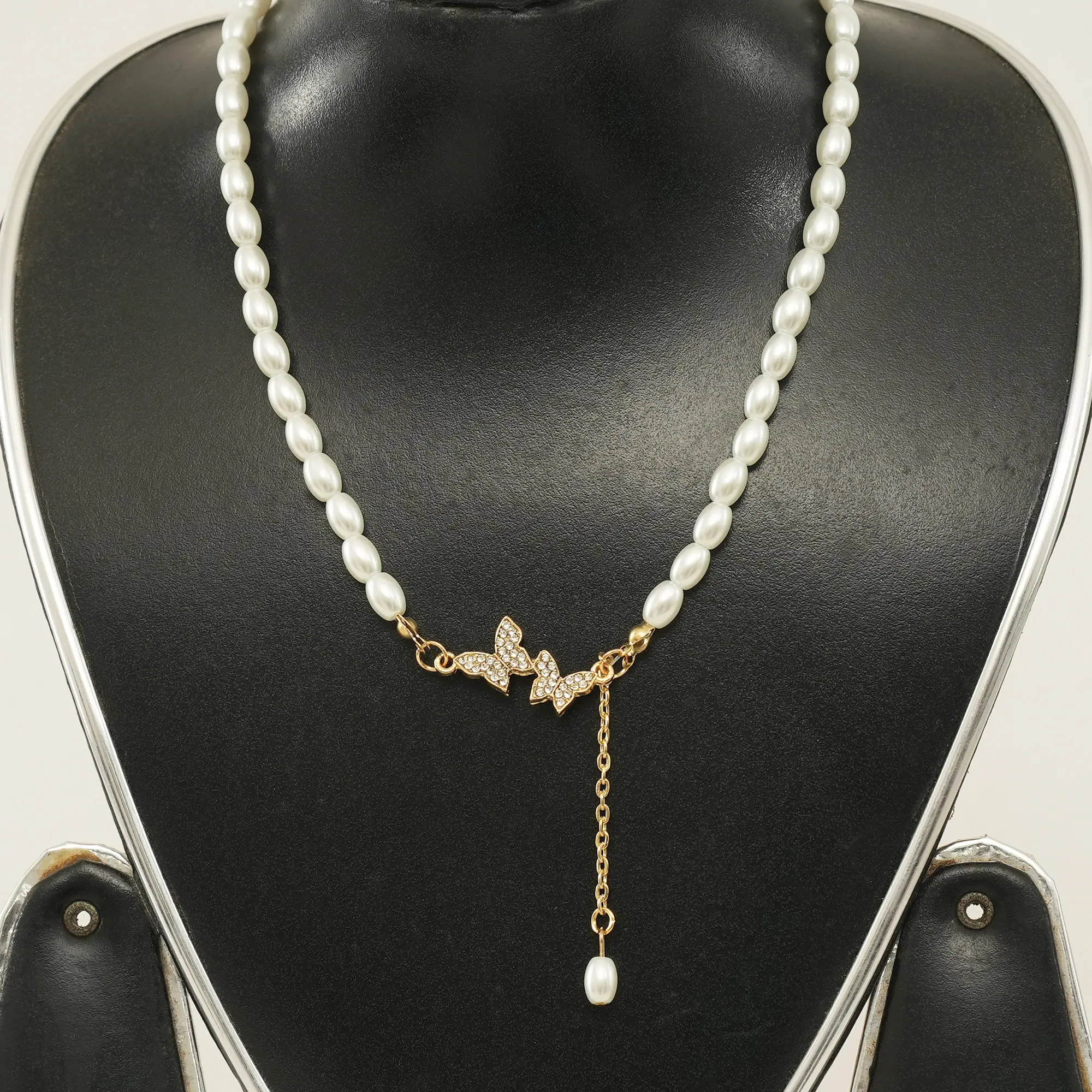 Picture of Sweet Rhinestone Bow Knot Pendant Necklace Elegant Summer Imitation  Choker Necklace For Women Jewelry Gifts
