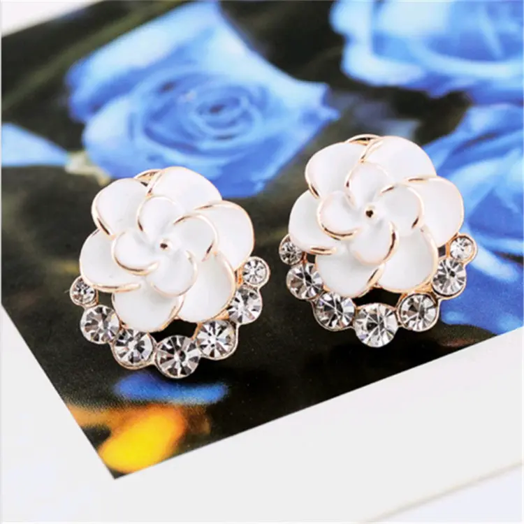 Picture of Korea Fashion Personality Rose Earrings Female Sweet Earrings Ear Clip Lovely Ear Buckle Exaggerated Earrings.