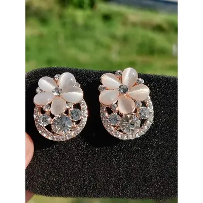 Picture of Fashionable Top Earring For Girls Women Zorcone crystal earring for birthday gift - Earrings for Girls