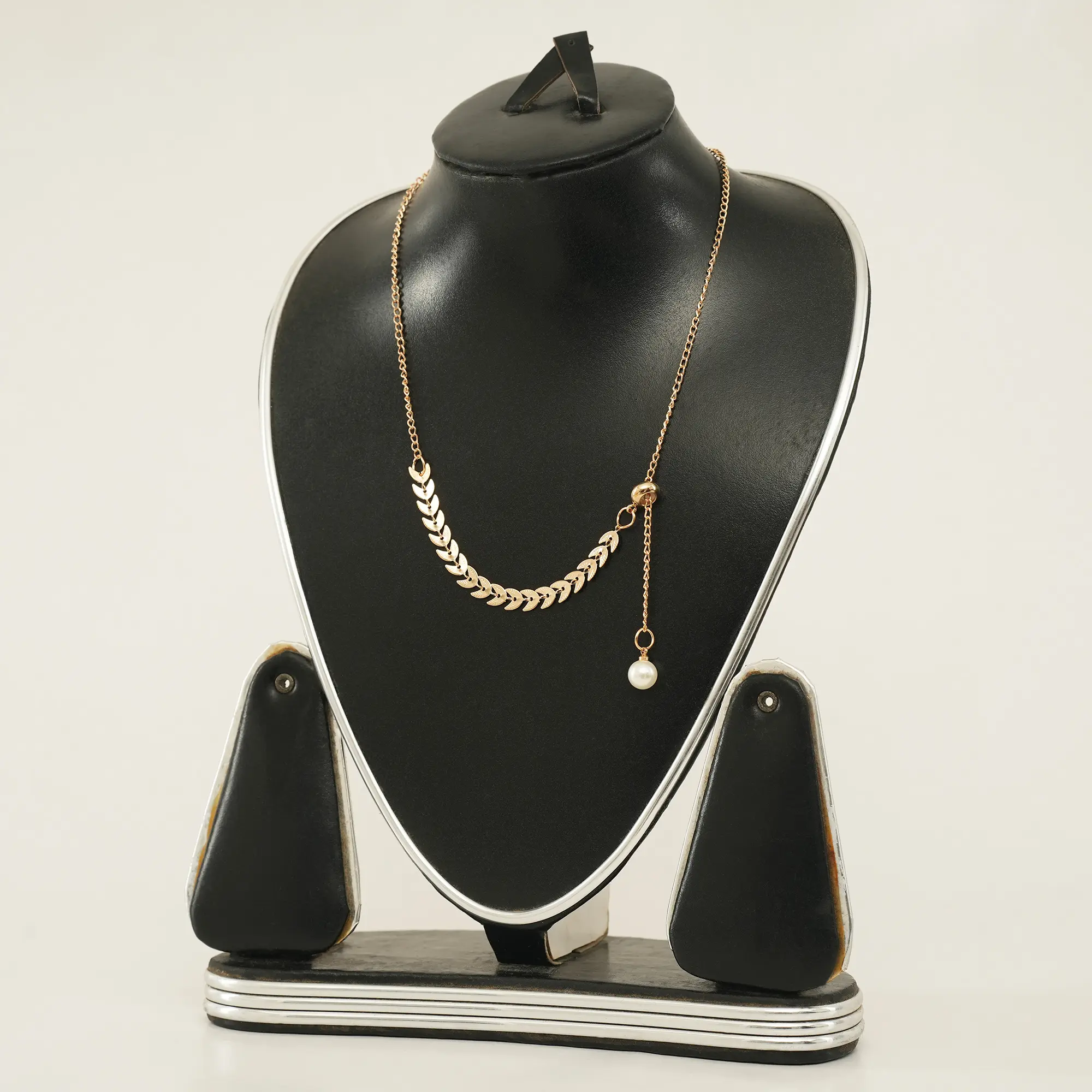 Picture of Necklaces For Women Fashion  Chain Necklace  Jewelry - Necklace For Girls - Necklace S