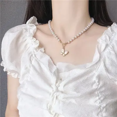 Picture of Trendy Butterfly Necklace Female Personality Clavicle Chain Necklace for Girl