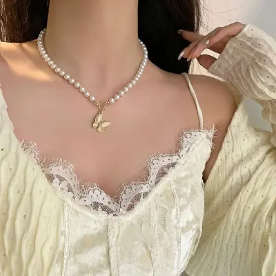 Picture of Trendy Butterfly Necklace Female Personality Clavicle Chain Necklace for Girl