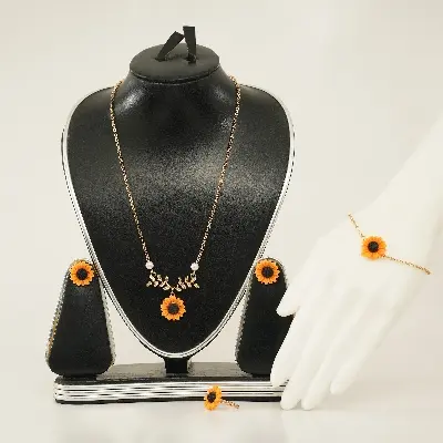 Picture of 4Pcs  Sunflower Shape Set Vivid  Leaf Decor  Necklace Ring Bracelet and Earring Jewelry Set for Girls and Women for Wedding ,Party and Different Occassions