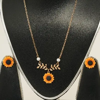 Picture of 4Pcs  Sunflower Shape Set Vivid  Leaf Decor  Necklace Ring Bracelet and Earring Jewelry Set for Girls and Women for Wedding ,Party and Different Occassions
