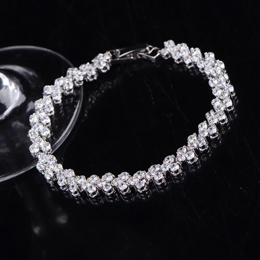 Picture of Love Shape Crystal Zircon Bracelet for girls and womens