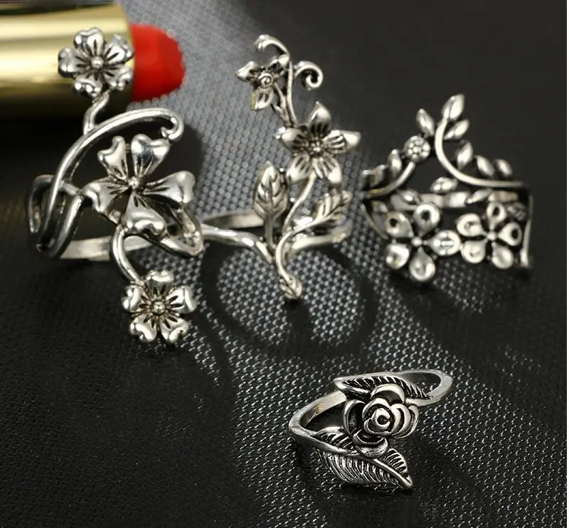 Picture of 4 set natural shape leaf finger ring set for women (Color Guaranteed)