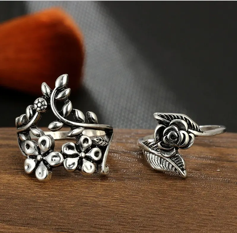 Picture of 4 set natural shape leaf finger ring set for women (Color Guaranteed)