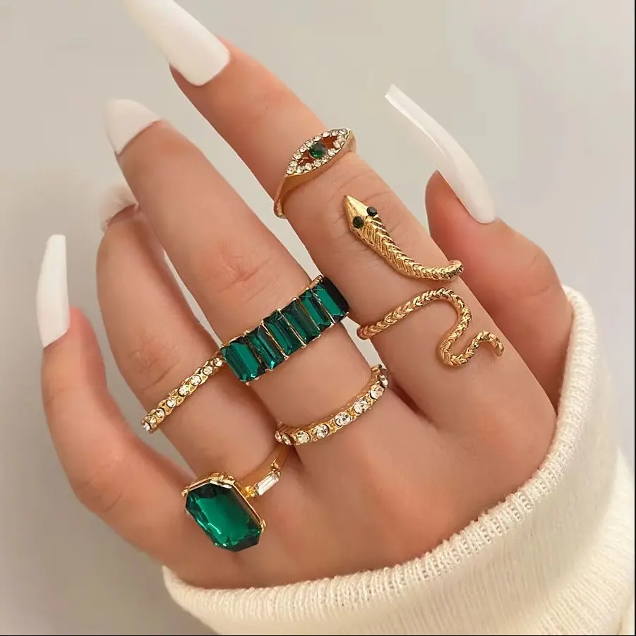 Picture of 6PCS Green Crystal Snake Rings Set for Women Gold Plated Vintage Aesthetic Geometric Luxury Metal Retro Finger Ring Jewelry Gift