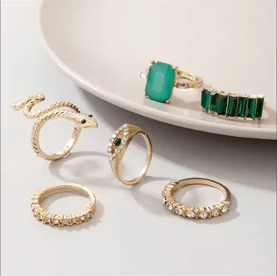 Picture of 6PCS Green Crystal Snake Rings Set for Women Gold Plated Vintage Aesthetic Geometric Luxury Metal Retro Finger Ring Jewelry Gift