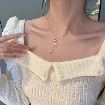 Picture of Korean Exquisite Gourd Necklaces Style Minimalist Hollow Out Fashion Trend Luxury Glamour Sweet Necklaces Accessories Jewelry