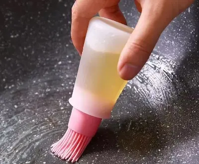 Picture of Silicone Oil Bottle Brush Oil Dispenser Bottle With Barbecue Brush Portable Outdoor BBQ Accessories Kitchen Baking Gadgets