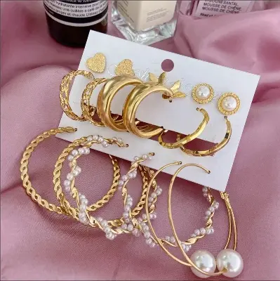 Picture of 9Pcs Geometric Hoop Earrings Set for Women Pearl Round Twisted Heavy Metal Earrings Hepburn Style Vintage Pearl Fashion Jewelry