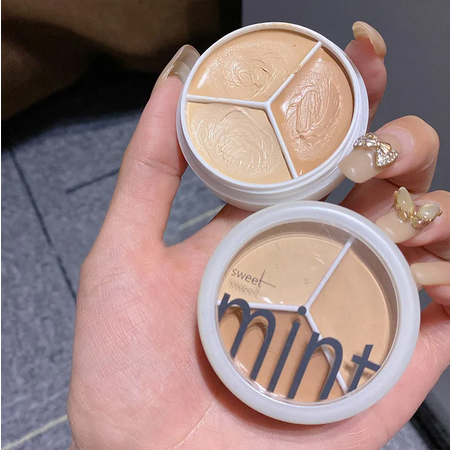 Picture of Sweet Mint Concealer Palette 3 Color Long lasting High Coverage concealer