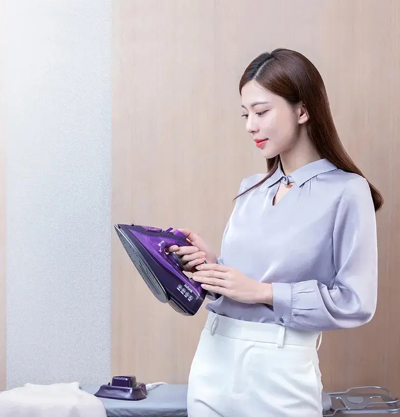 Picture of Xiaomi Mijia Lofans Cordless Steam Iron Wireless Electric Iron YD-012V 2000W Purple Purple