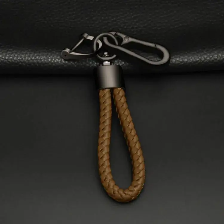 Picture of Factory wholesale car keychain metal high-end anti-lost creative key...