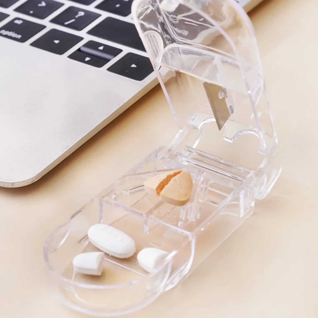 Picture of 7 Compartments Portable Round Mini Plastic Pill Box Medicine Box Travel Pill Storage Case 7 Days Weekly Pill Organizer
