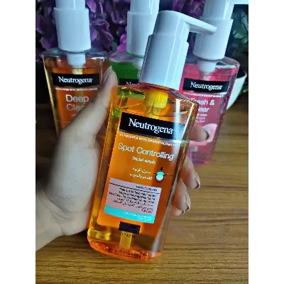 Picture of Neutrogena Spot Controlling Facial Wash, 200ml