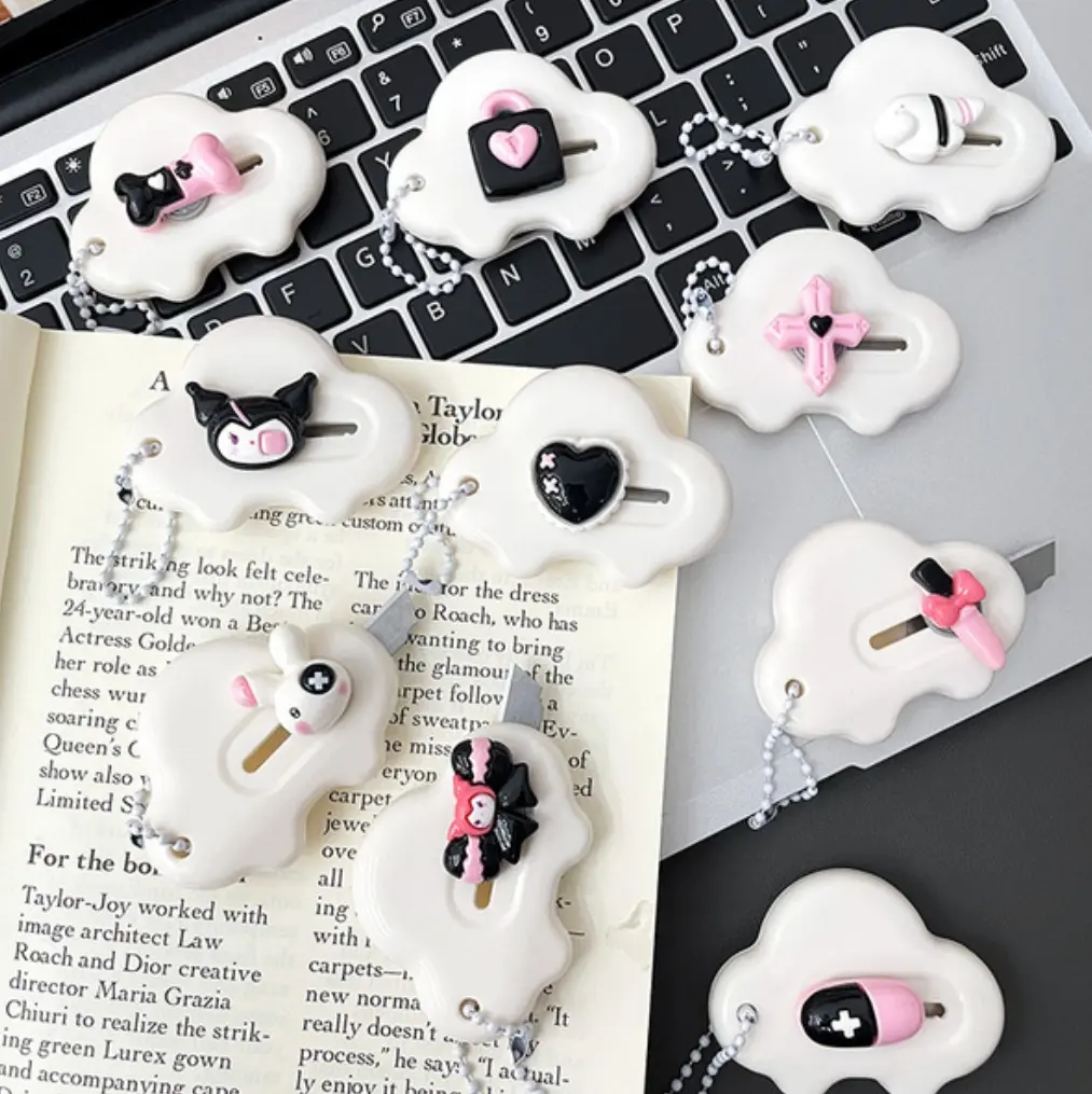 Picture of Cute Retro Black & Pink mini portable cutter