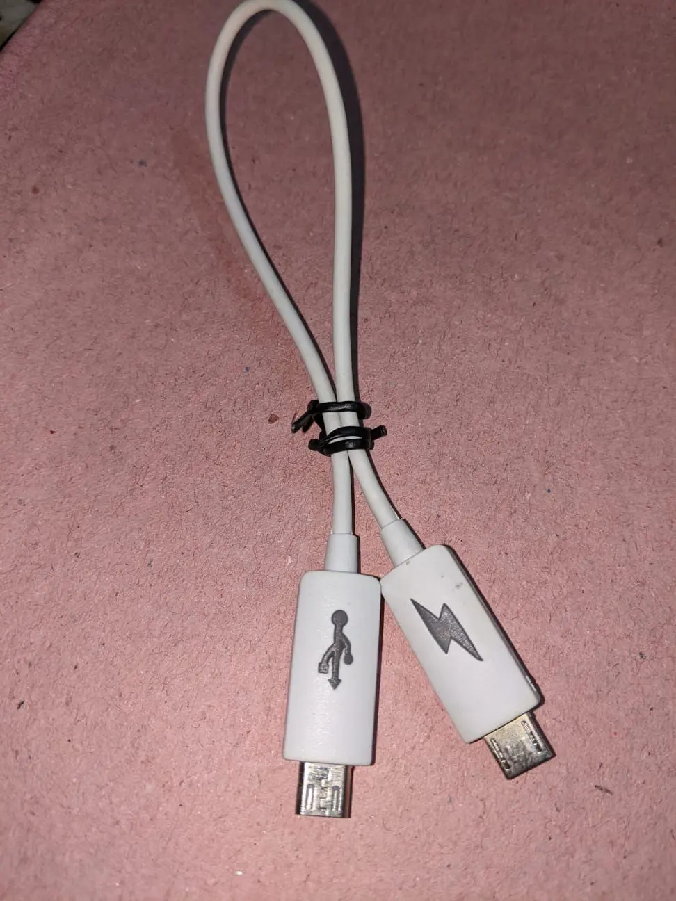 Picture of Mobile to mobile charge transfer cable - White